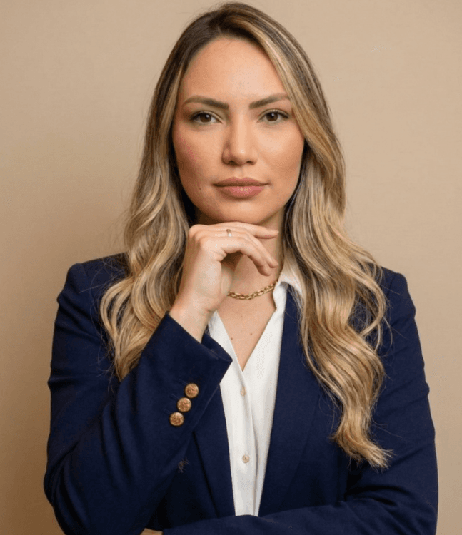 Dra. Amanda Sousa